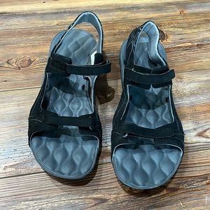 Omni Grip sandal